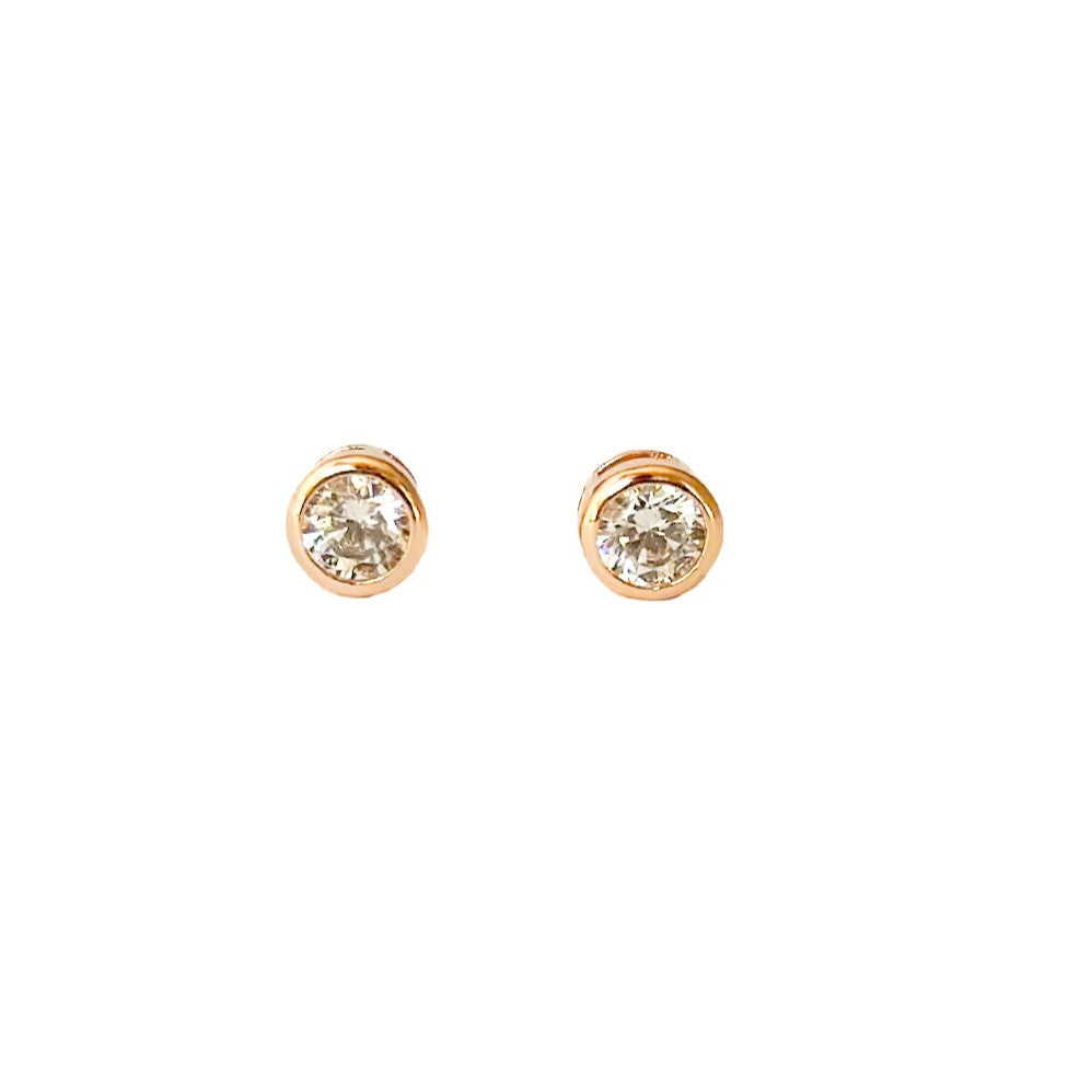 ARETE ORO LAMINADO 18K PIEDRA BLANCA CON BISELADO MEDIANO