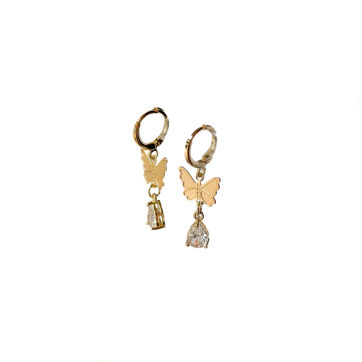 HUGGIE ORO LAMINADO MARIPOSA CON PIEDRA COLGANTE
