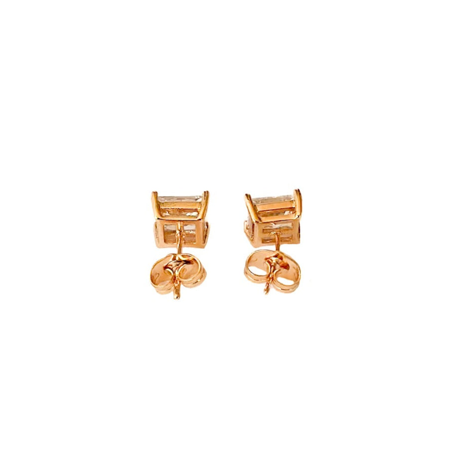 ARETE ORO LAMINADO 18K PIEDRA CUADRADA BLANCA