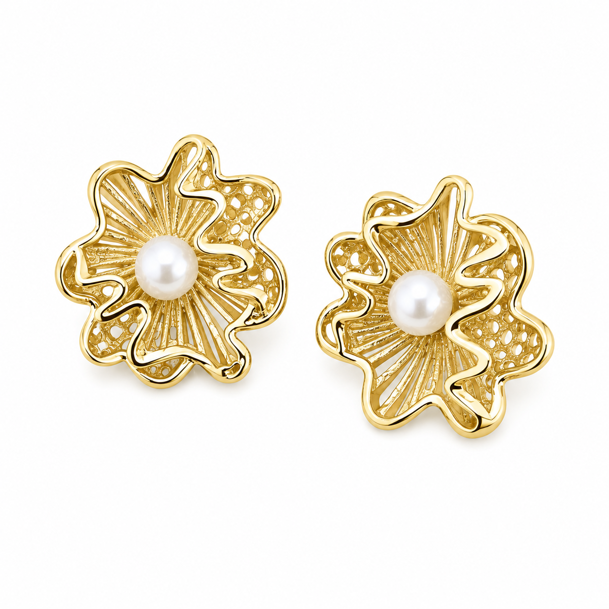 ARETE ORO LAMINADO FLOR CON PERLA AL CENTRO