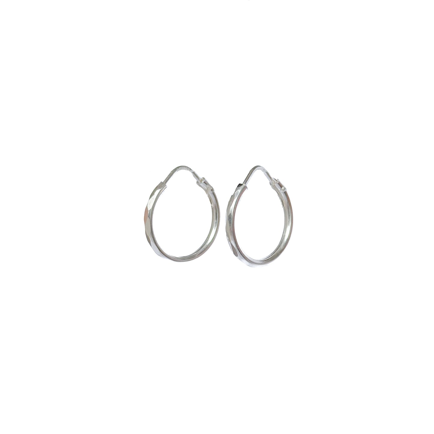 ARRACADA PLATA .925 CON FACETADA 18MM